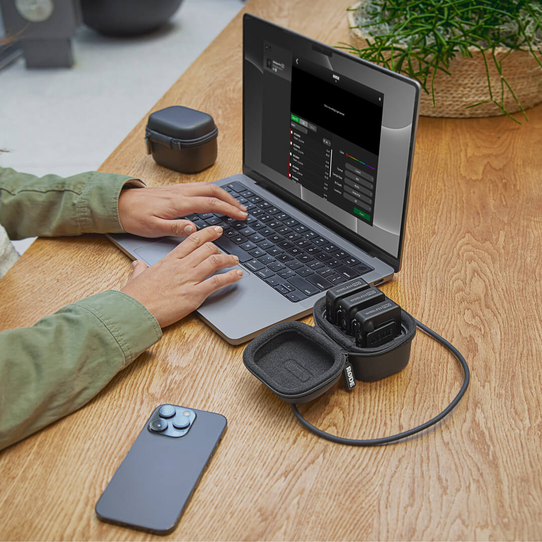Wireless PRO Charge Case connected to MacBook showing RØDE Central
