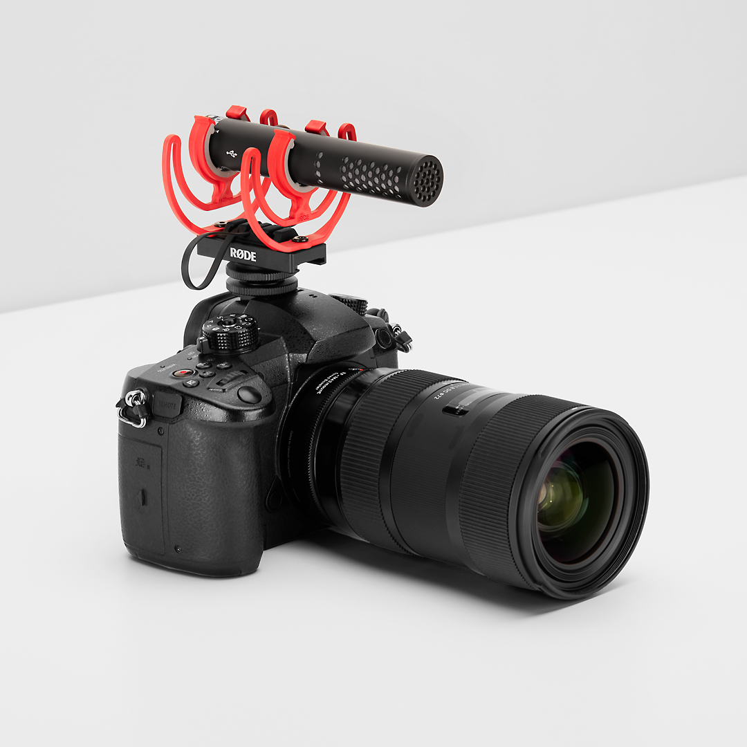 videomic go II mounted on camera