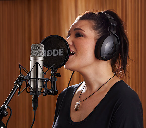 What is a Condenser Microphone and When to Use One | RØDE (US)