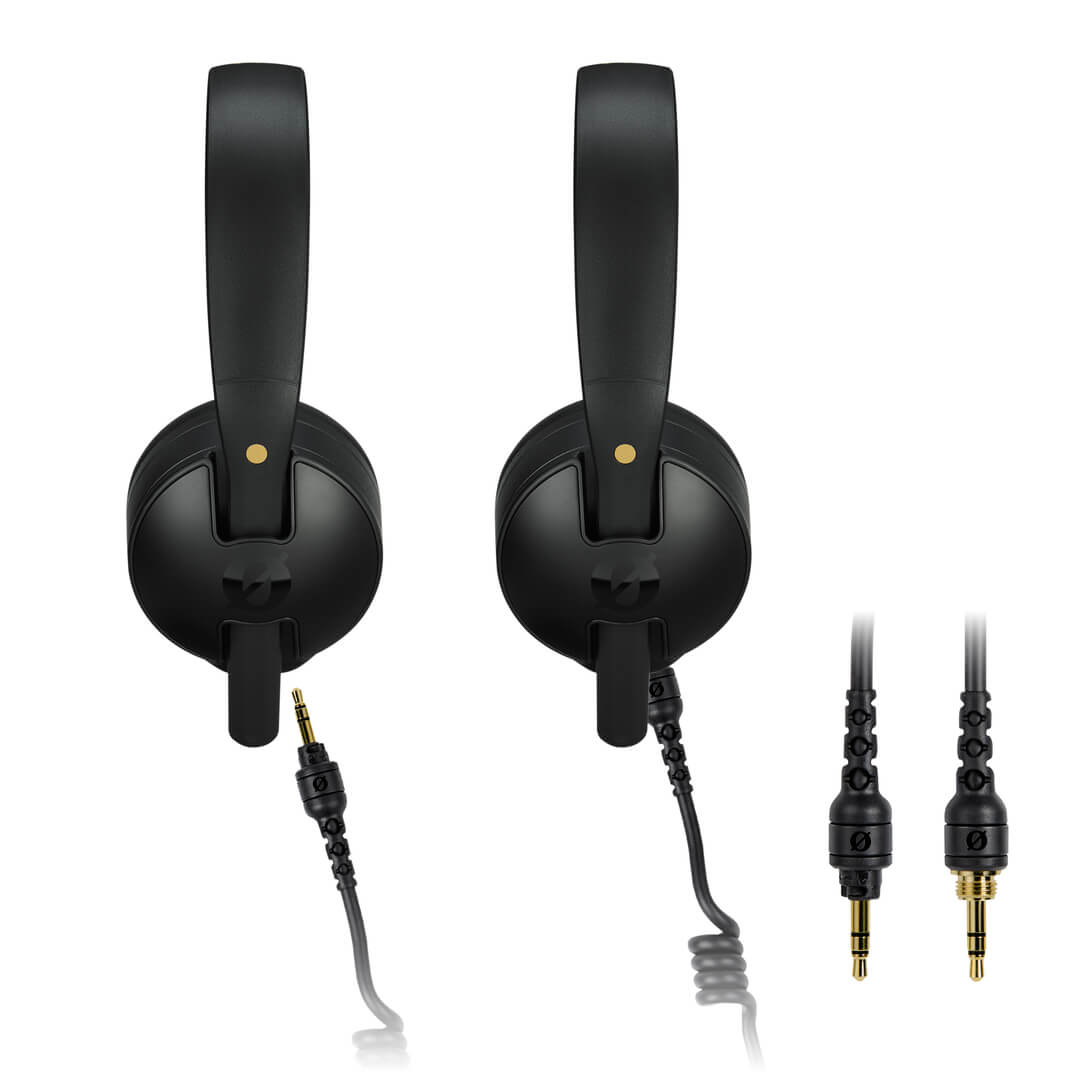 Diagram showing how to connect NTH-50 cable to its headphones