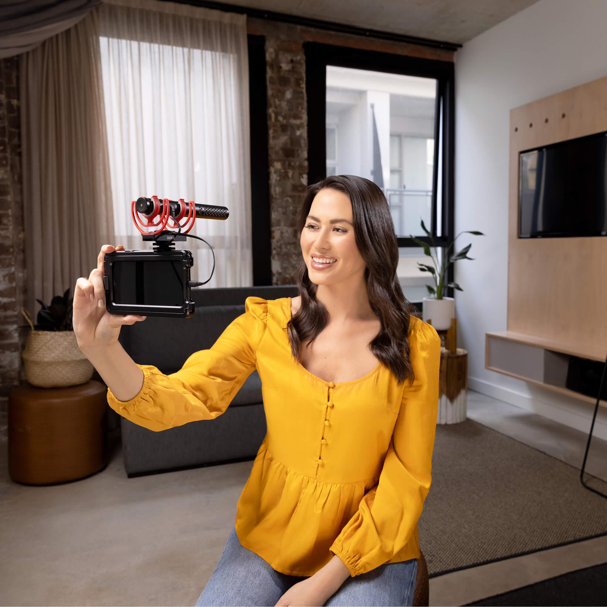 VideoMic NTG connected to iPhone via SC15