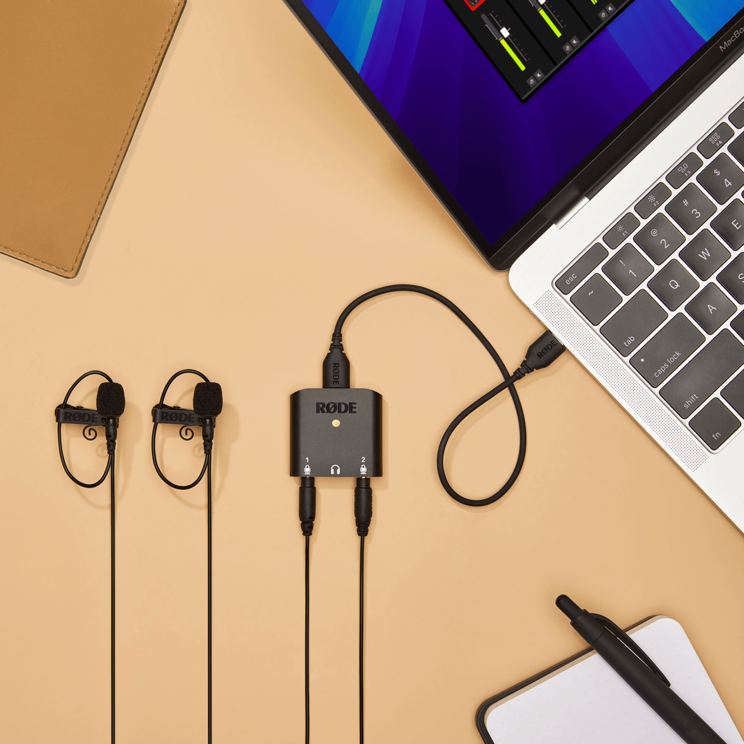 AI-Micro connected to MacBook showing RØDE Connect